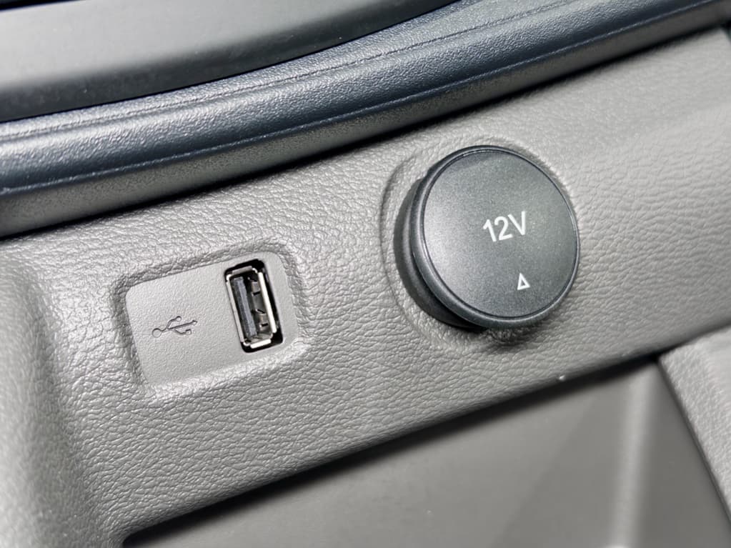 2023 Ford E-Transit view 16