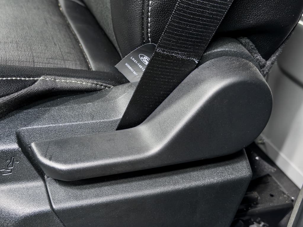 2023 Ford E-Transit view 6