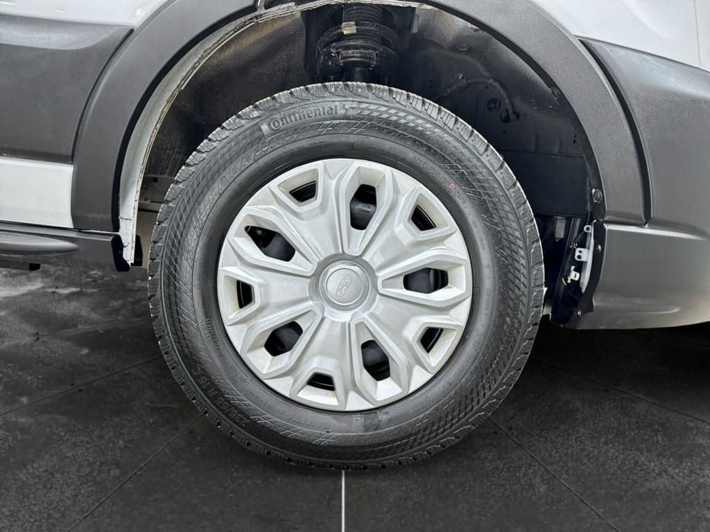 2023 Ford E-Transit view 30