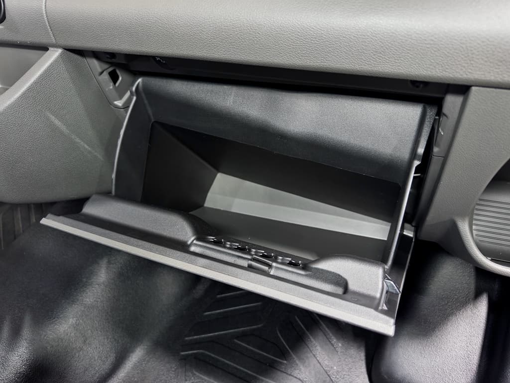 2023 Ford E-Transit view 21