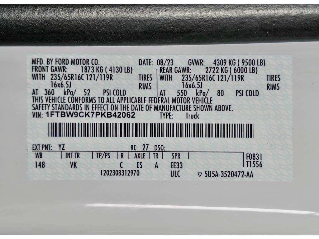 2023 Ford E-Transit view 26