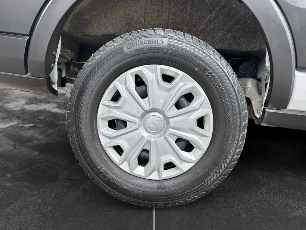 2023 Ford E-Transit view 34