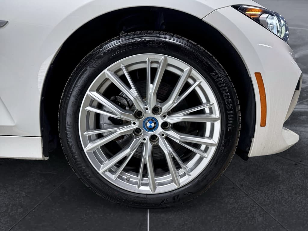 2023 BMW 3 series view 34