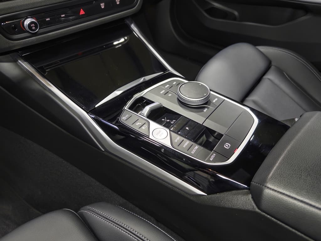 2023 BMW 3 series view 20