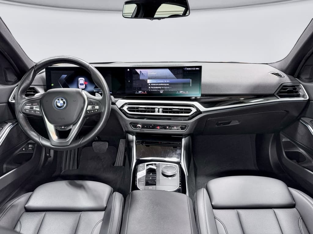 2023 BMW 3 series view 17