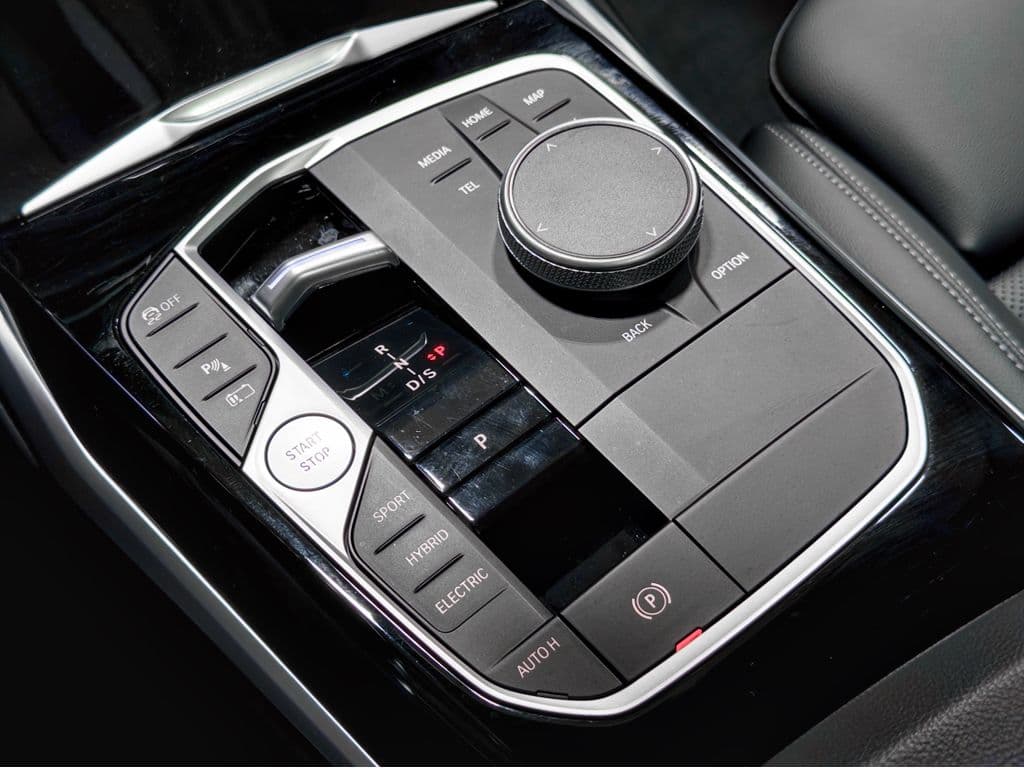 2023 BMW 3 series view 16