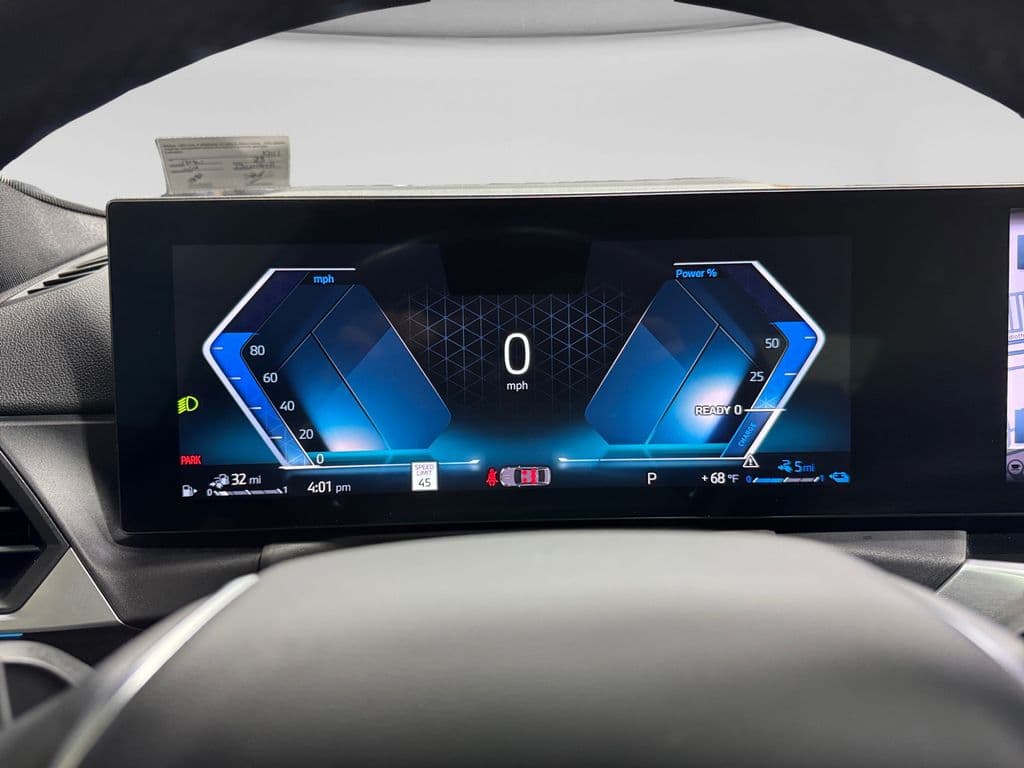 2023 BMW 3 series view 6
