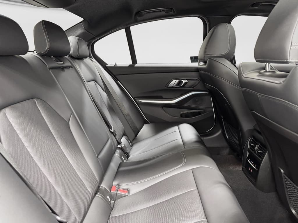 2023 BMW 3 series view 23