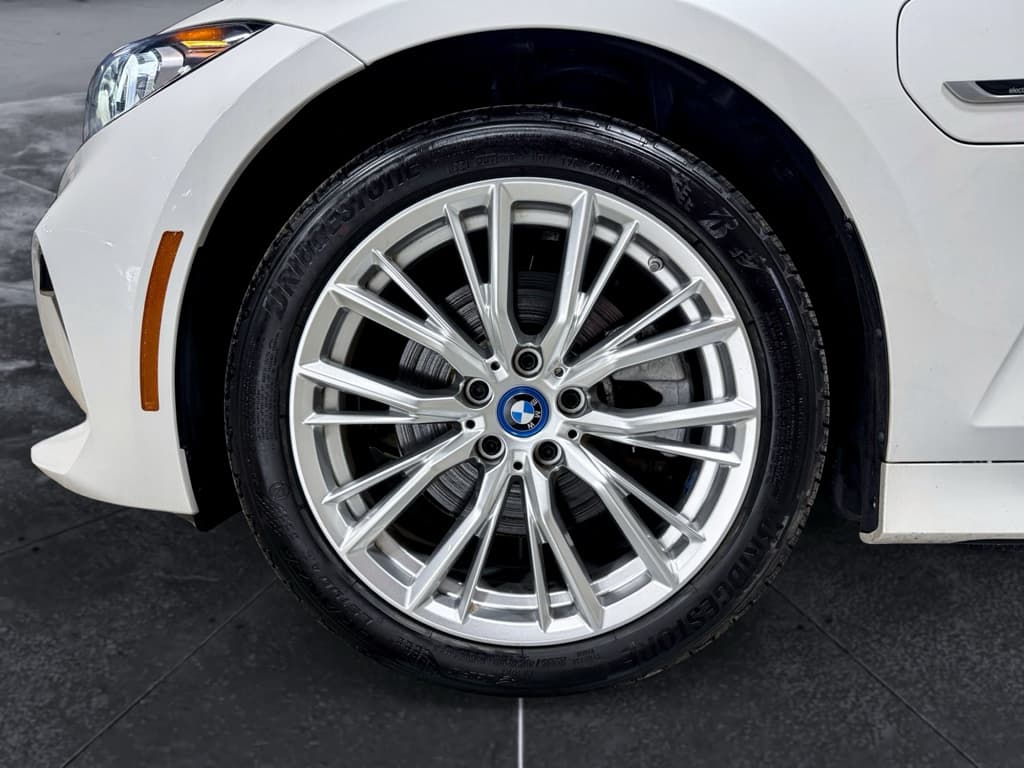 2023 BMW 3 series view 30