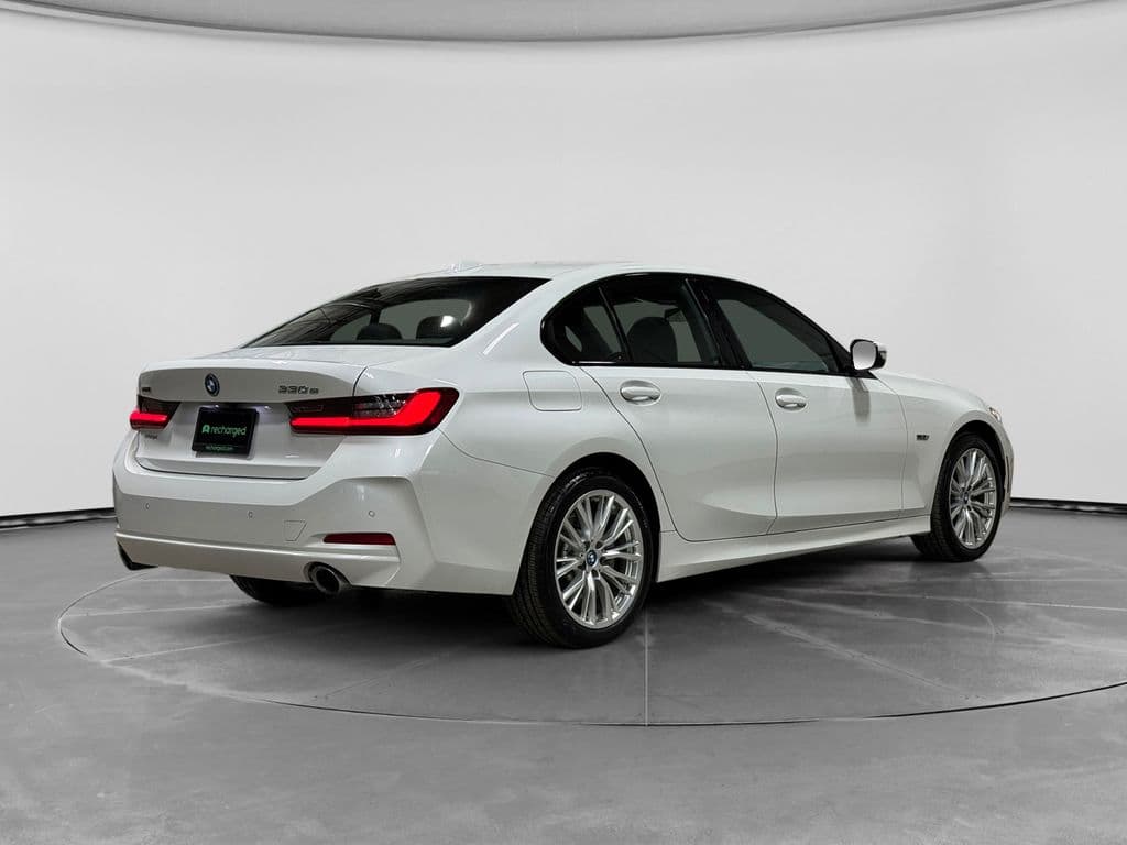 2023 BMW 3 series view 3