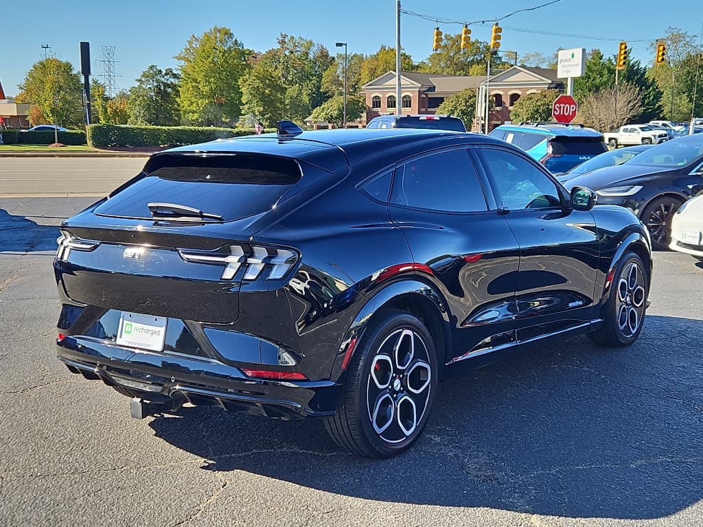 2021 Ford Mustang Mach-E view 3
