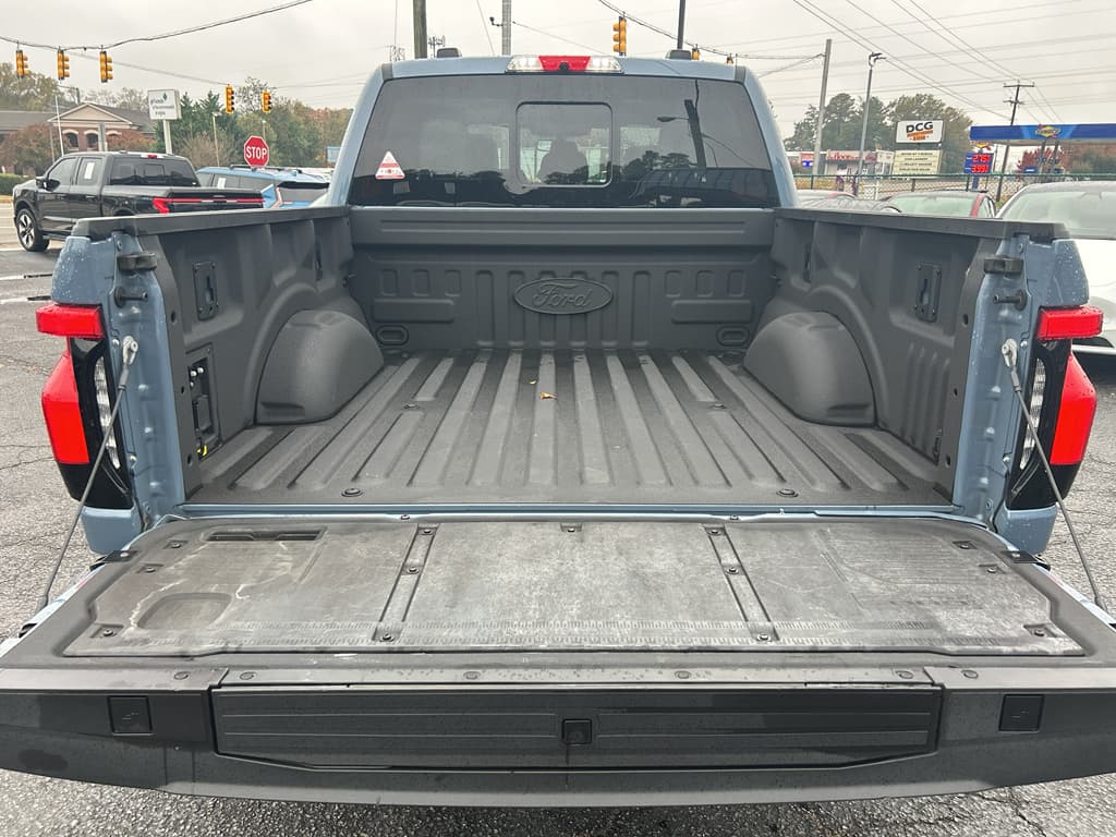 2023 Ford F-150 Lightning view 24
