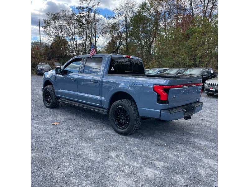2023 Ford F-150 Lightning view 2