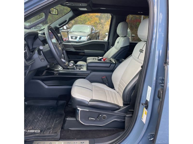 2023 Ford F-150 Lightning view 5