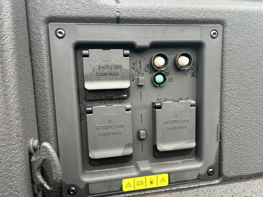 2023 Ford F-150 Lightning view 25