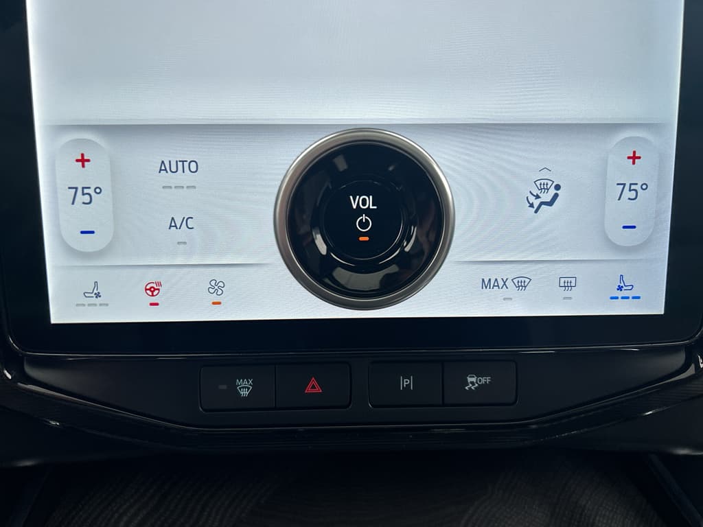 2023 Ford F-150 Lightning view 12