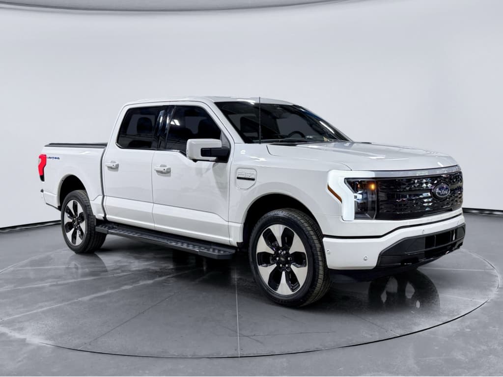 2022 Ford F-150 Lightning view 4