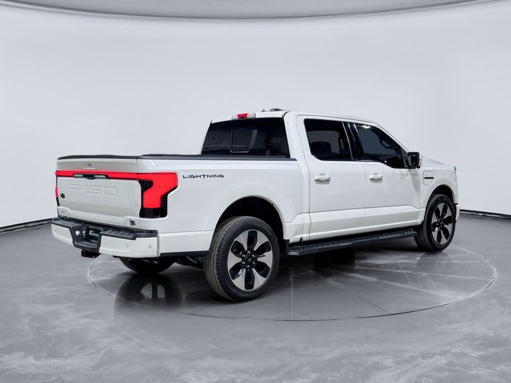 2022 Ford F-150 Lightning view 3