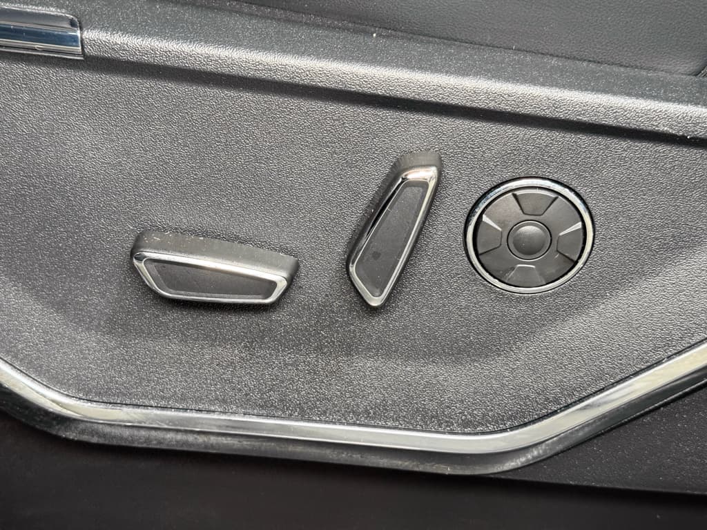 2022 Ford F-150 Lightning view 7