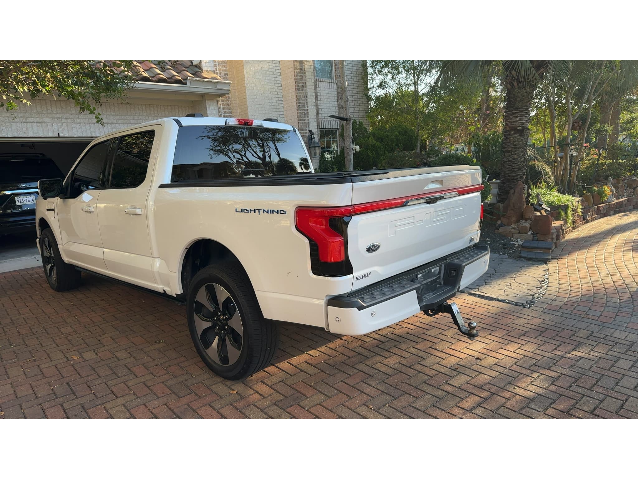 2025 Ford F-150 Lightning view 3