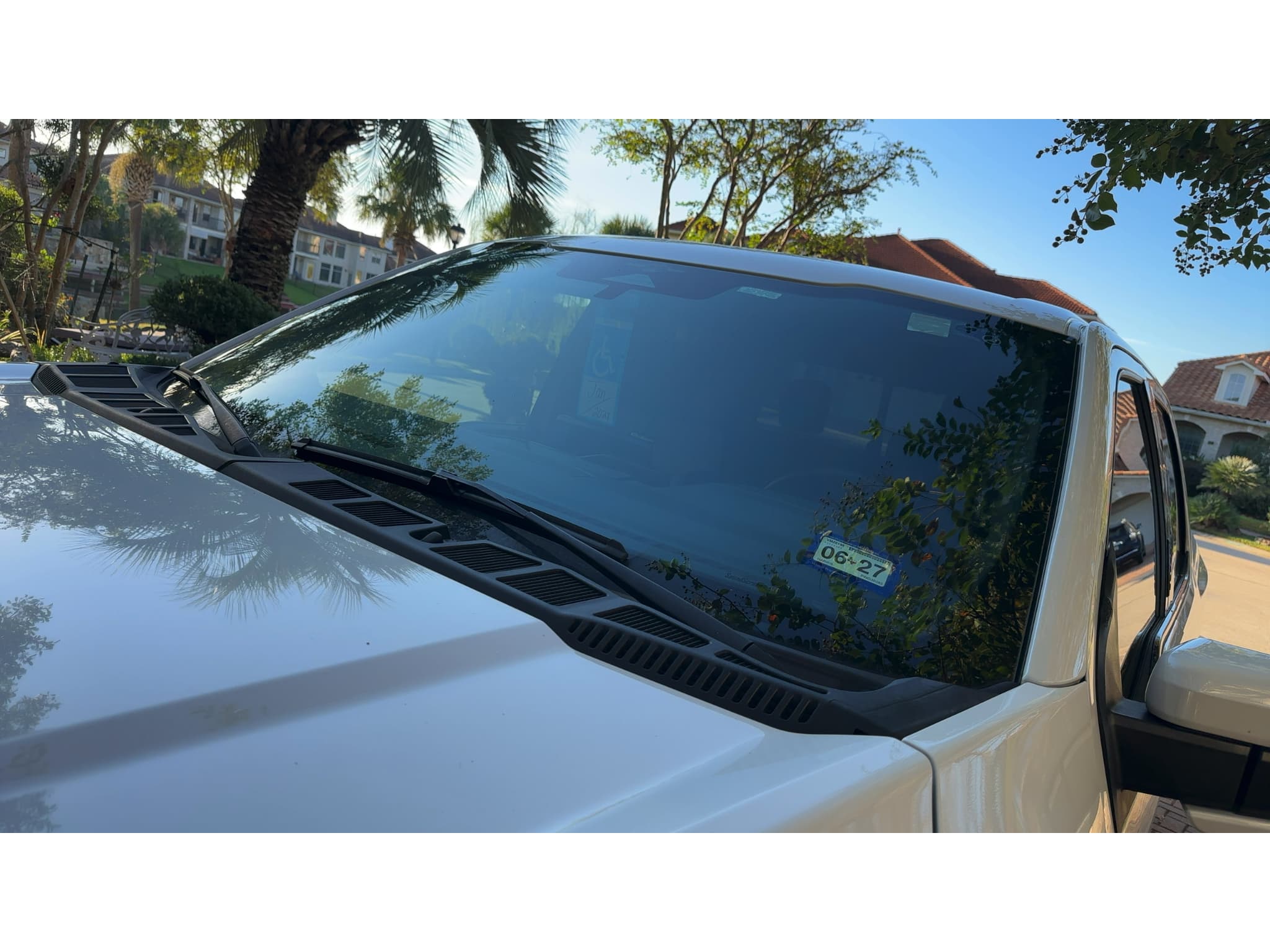 2025 Ford F-150 Lightning view 7