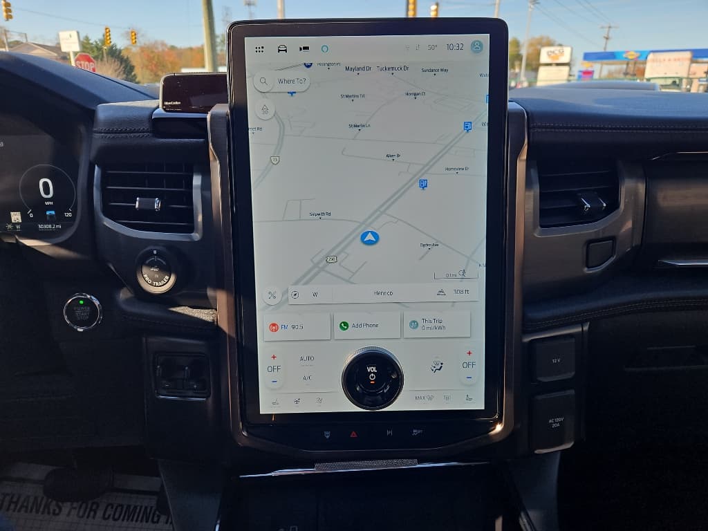 2022 Ford F-150 Lightning view 11