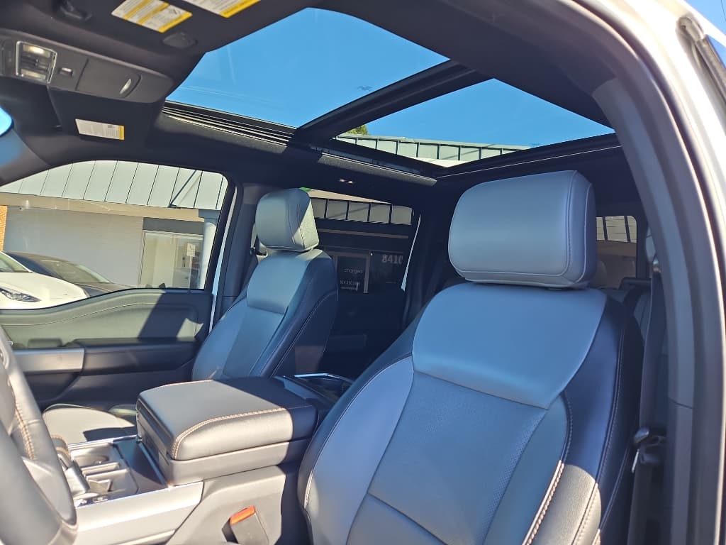 2022 Ford F-150 Lightning view 23
