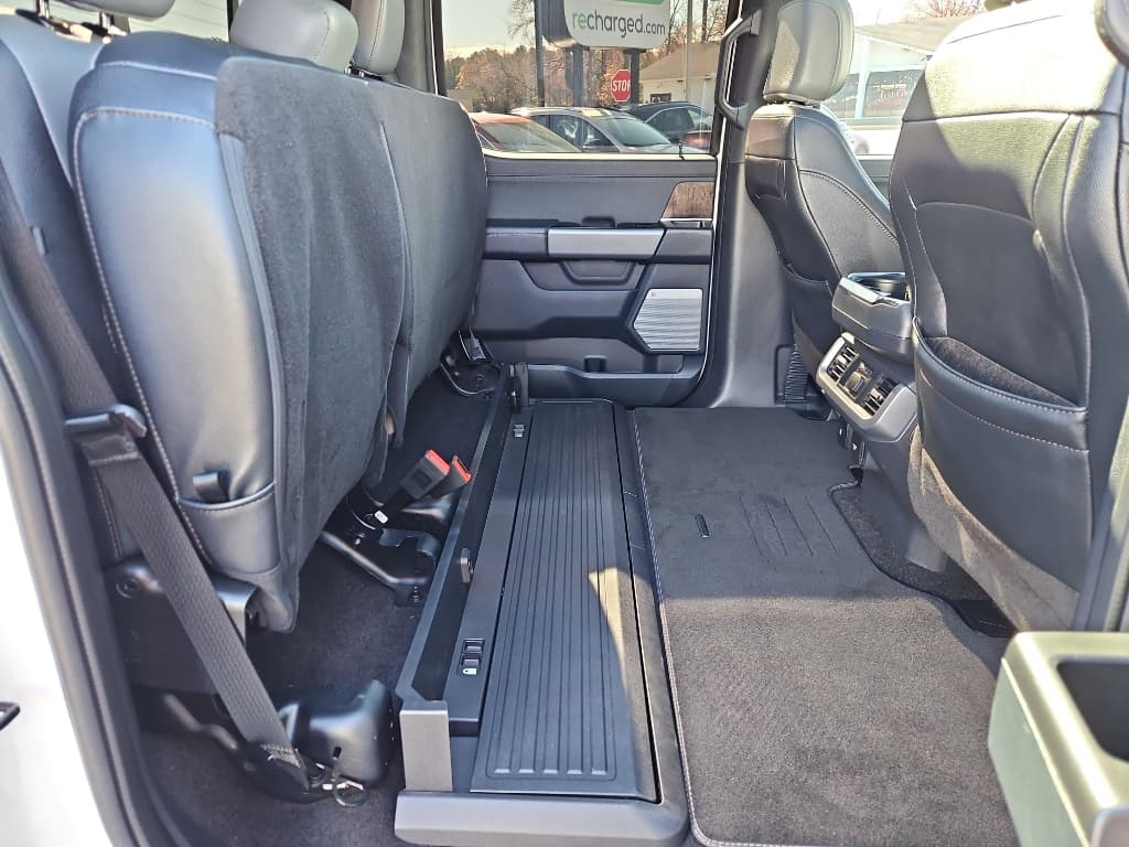 2022 Ford F-150 Lightning view 21