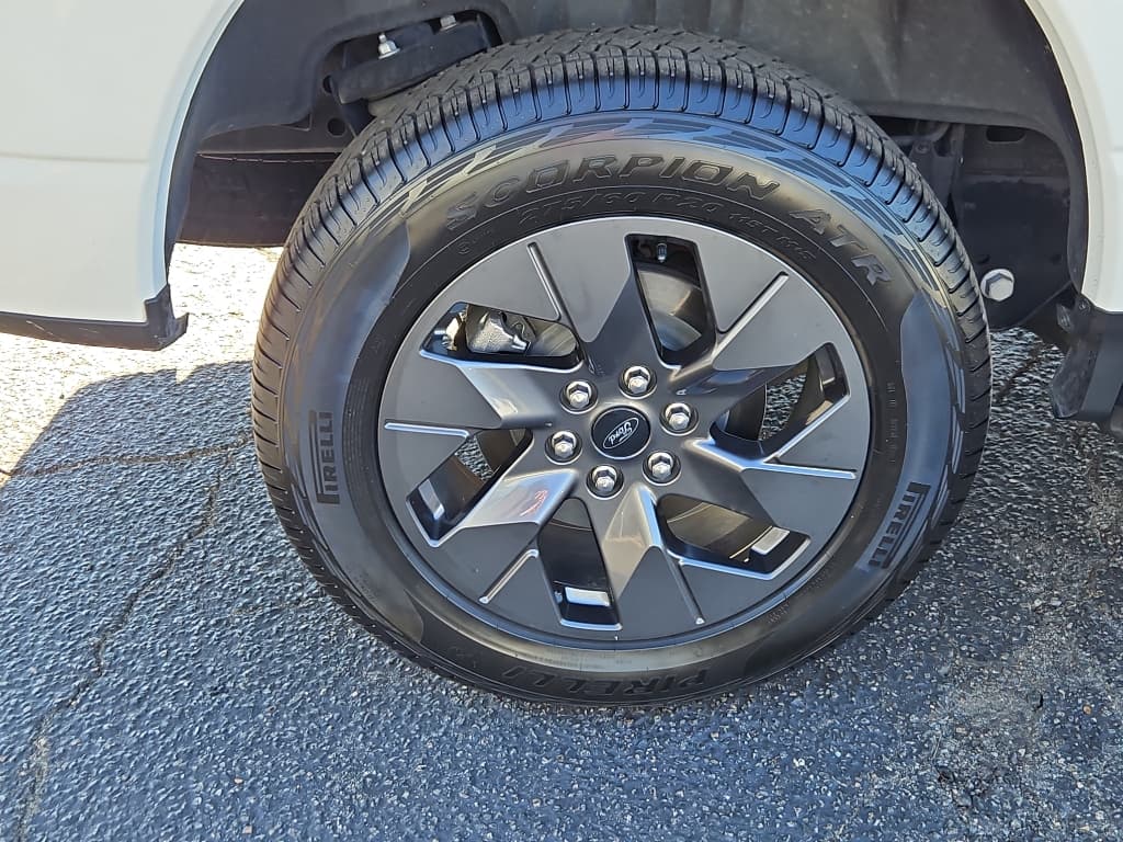 2022 Ford F-150 Lightning view 35