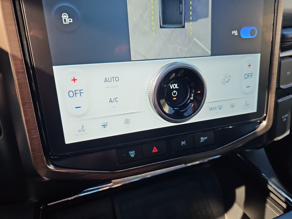 2022 Ford F-150 Lightning view 14