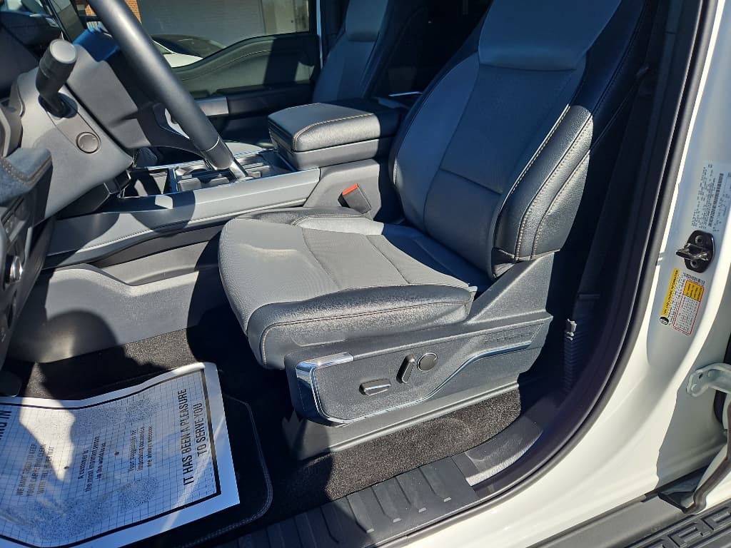 2022 Ford F-150 Lightning view 7