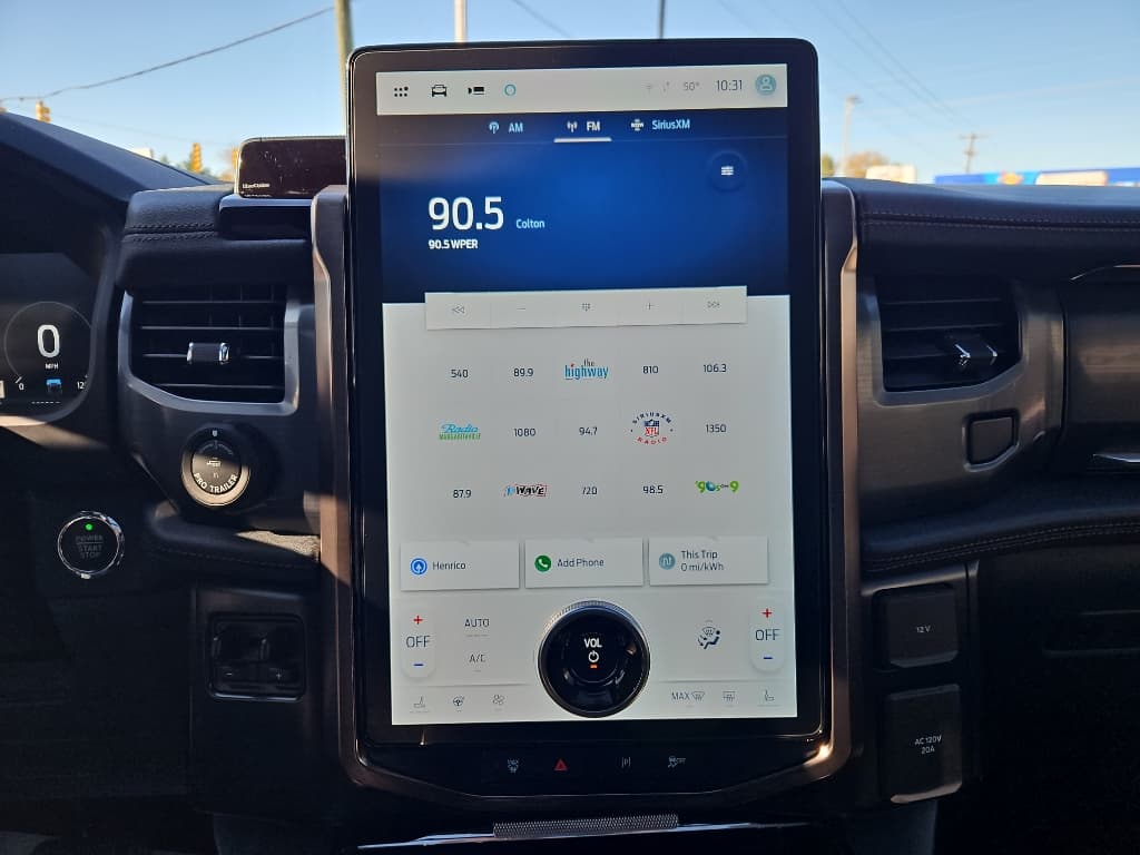 2022 Ford F-150 Lightning view 12