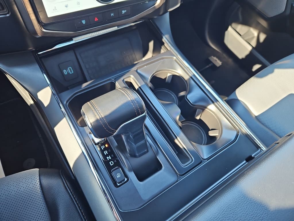 2022 Ford F-150 Lightning view 17