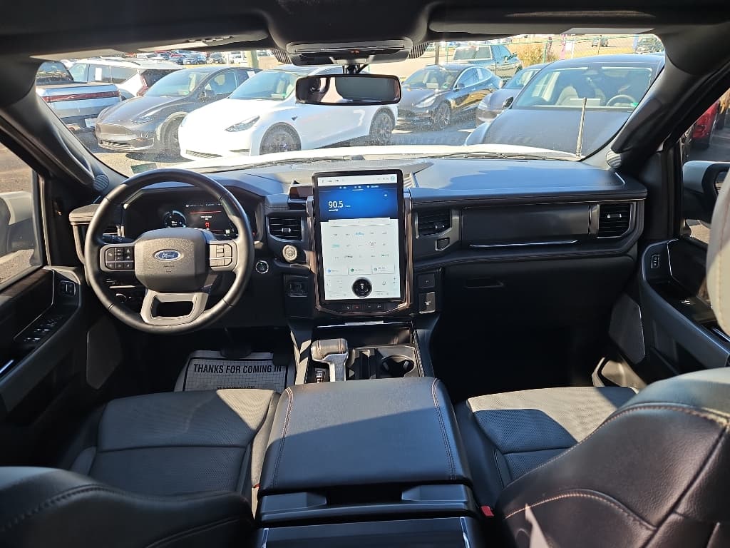 2022 Ford F-150 Lightning view 15
