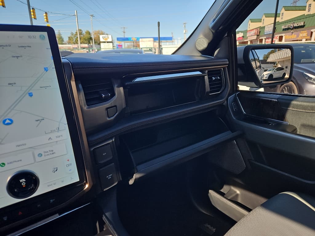 2022 Ford F-150 Lightning view 18