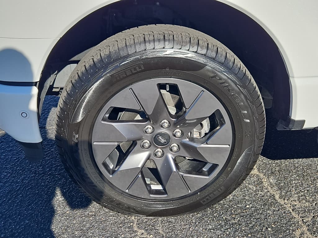 2022 Ford F-150 Lightning view 31