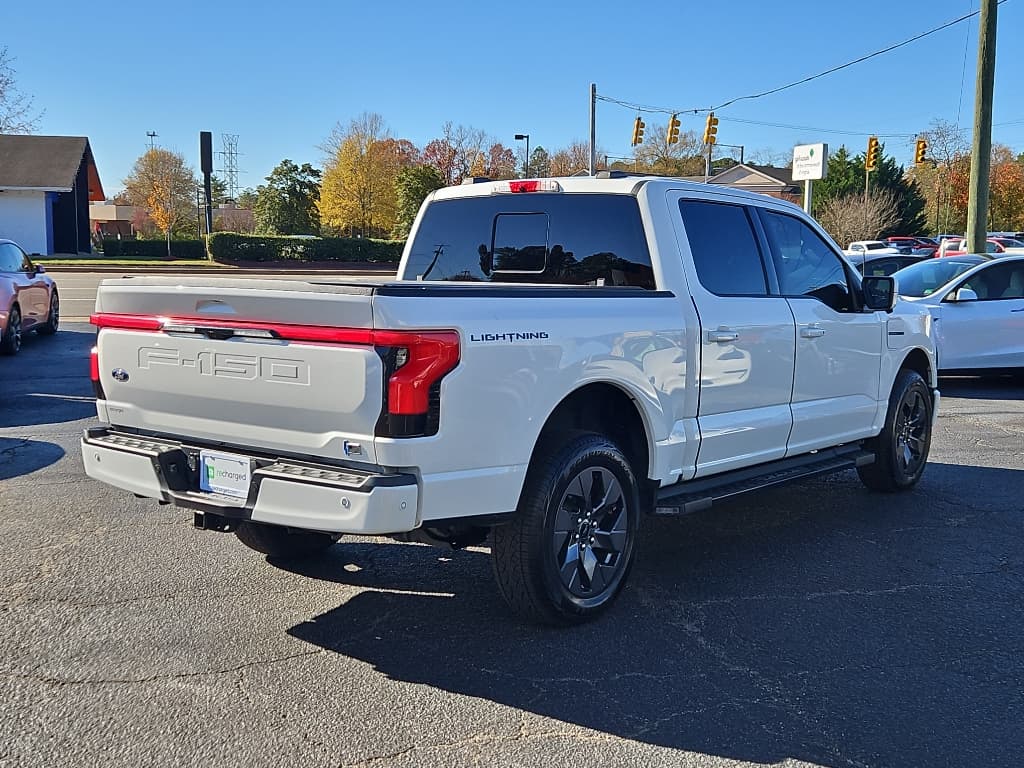 2022 Ford F-150 Lightning view 3