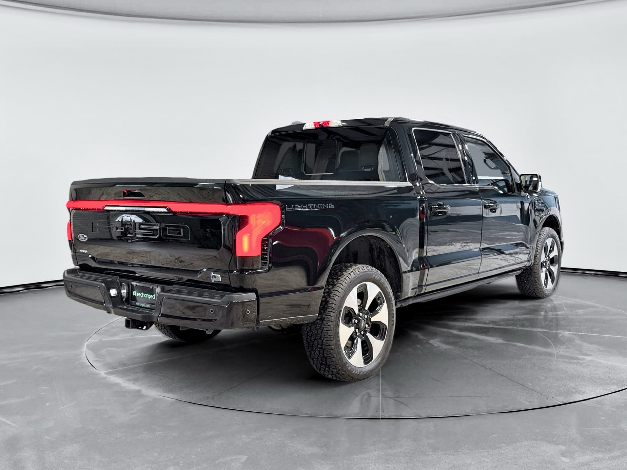 2023 Ford F-150 Lightning view 3