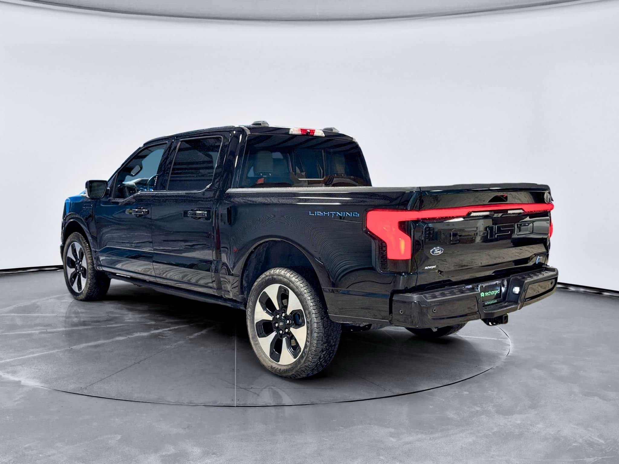 2023 Ford F-150 Lightning view 2