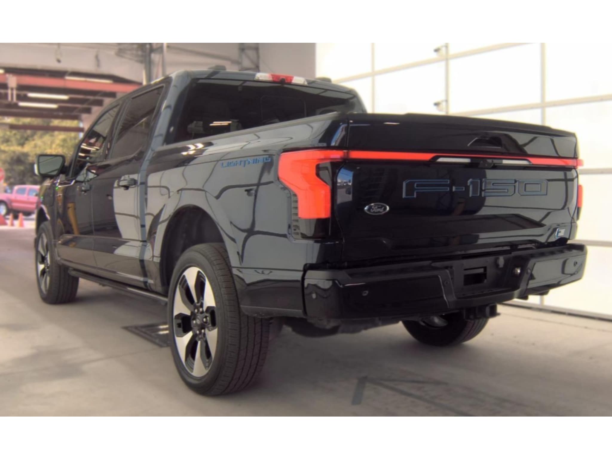 2023 Ford F-150 Lightning view 2