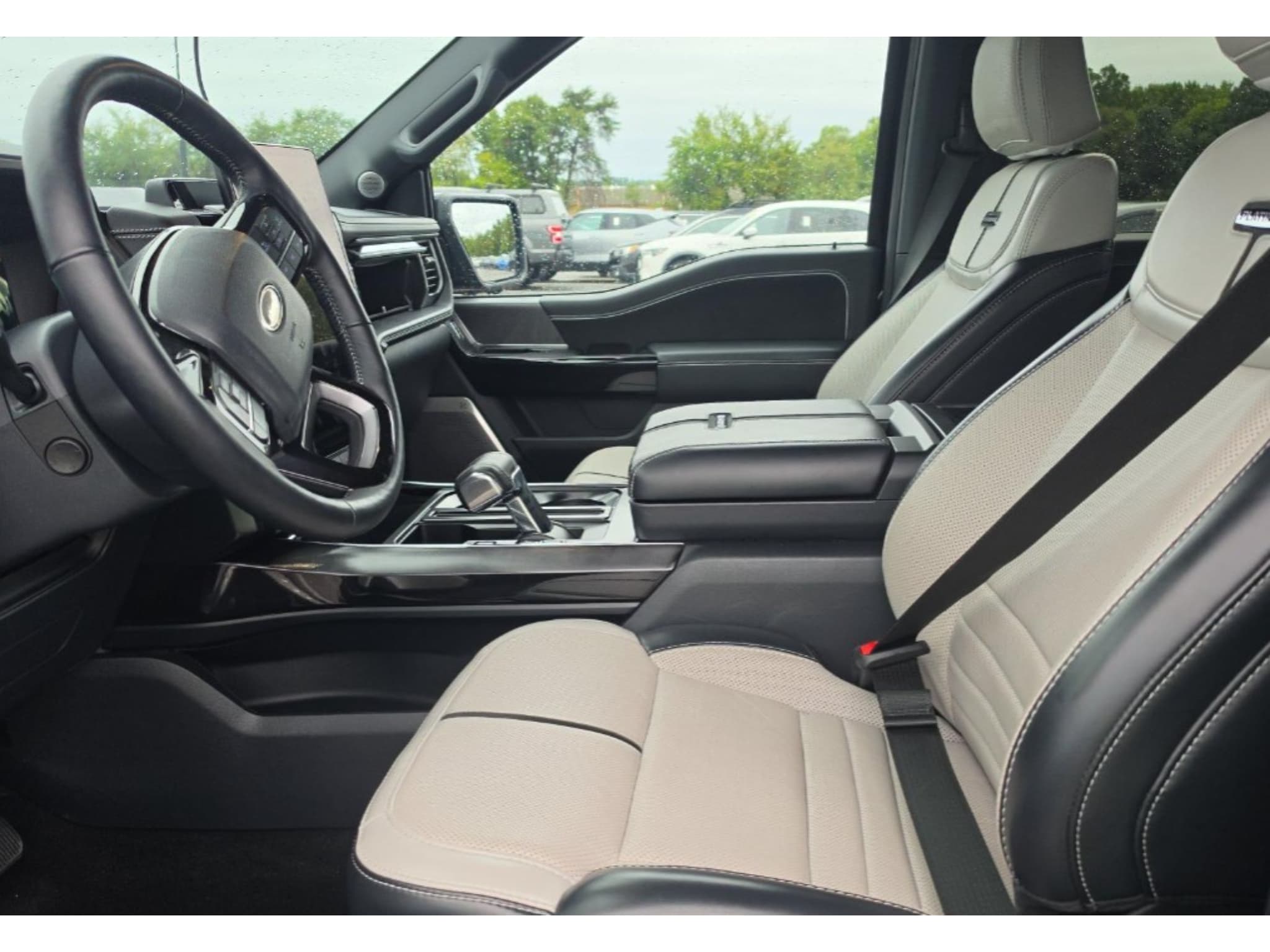 2023 Ford F-150 Lightning view 5