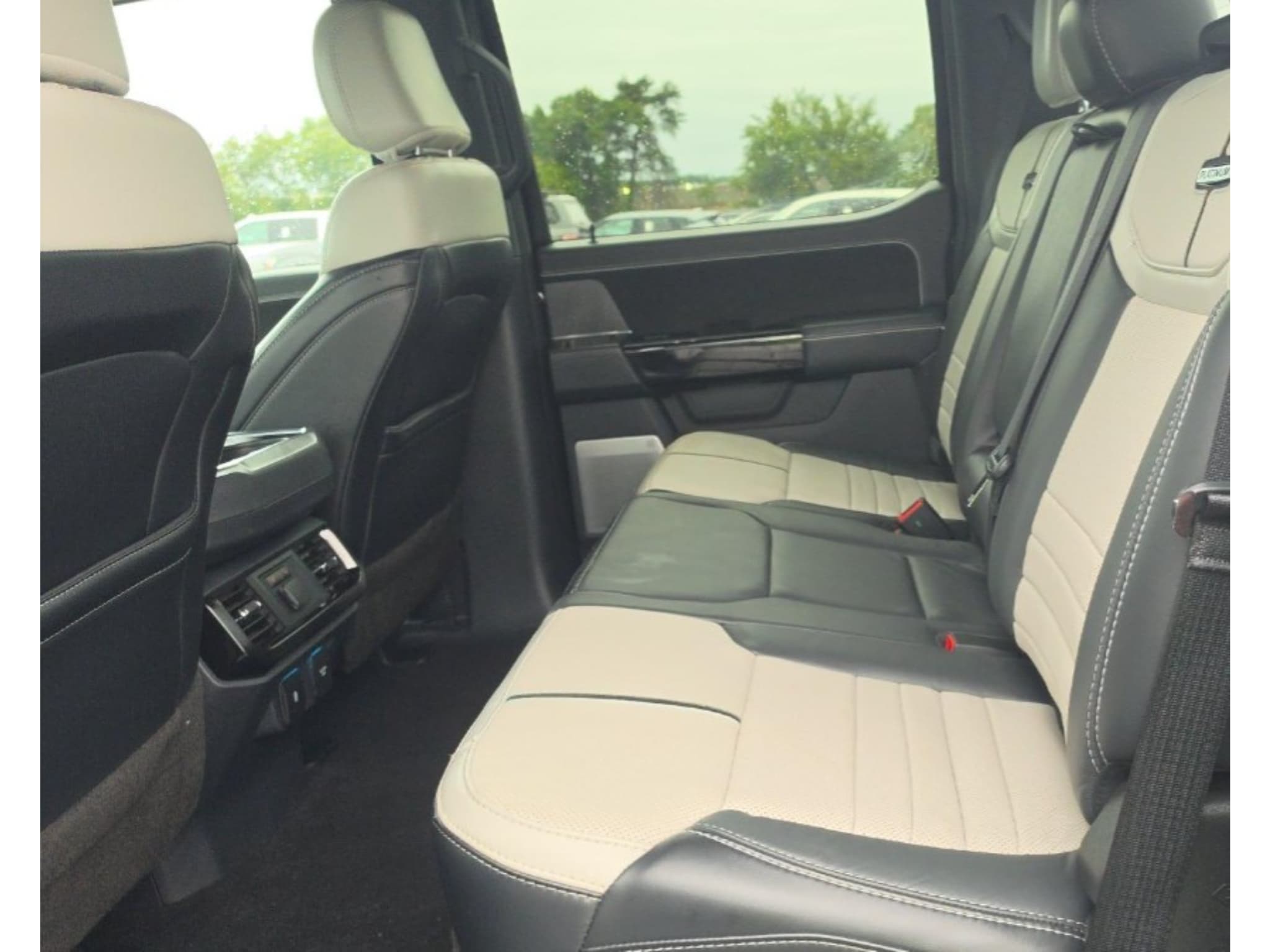 2023 Ford F-150 Lightning view 6