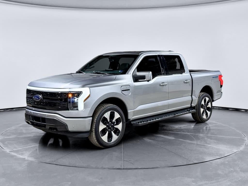 2023 Ford F-150 Lightning view 1