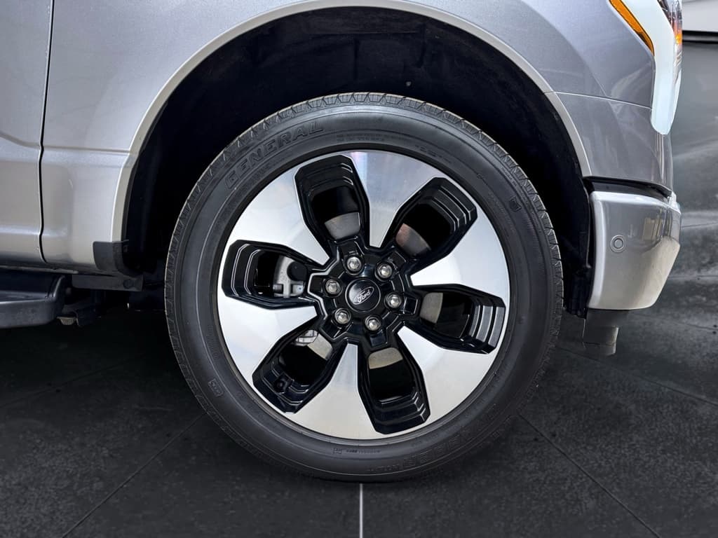 2023 Ford F-150 Lightning view 37