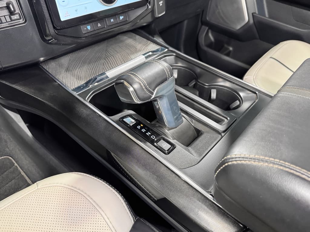 2023 Ford F-150 Lightning view 18