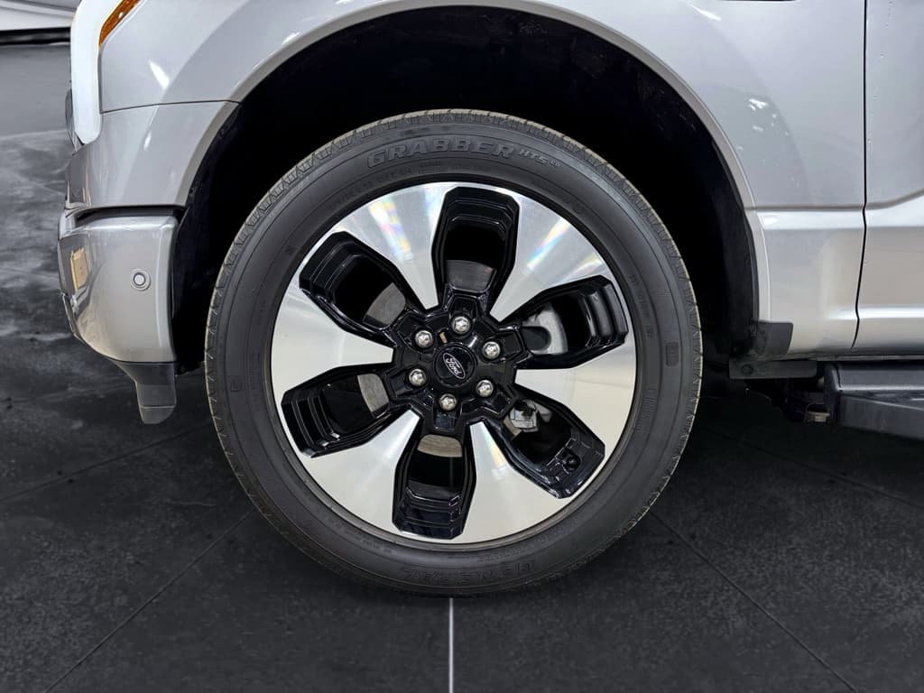 2023 Ford F-150 Lightning view 33