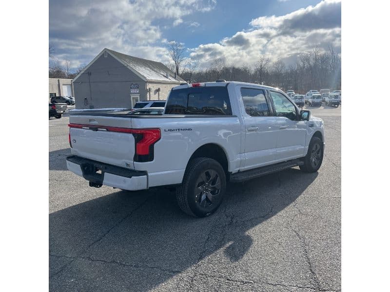 2025 Ford F-150 Lightning view 3