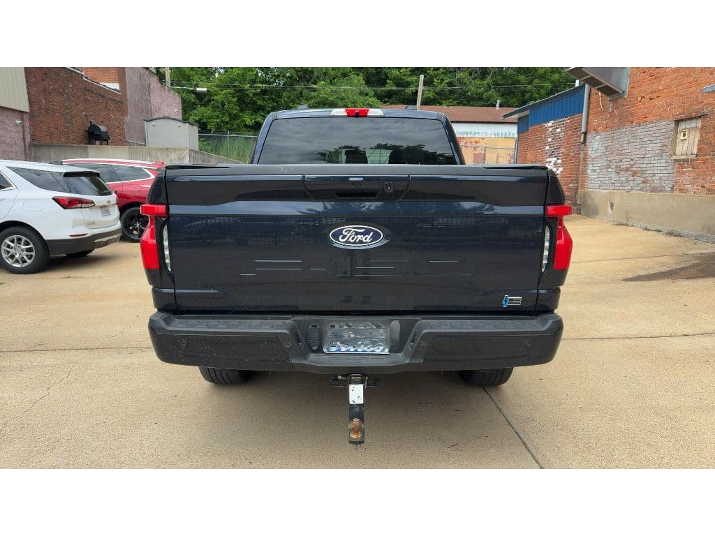 2024 Ford F-150 Lightning view 4