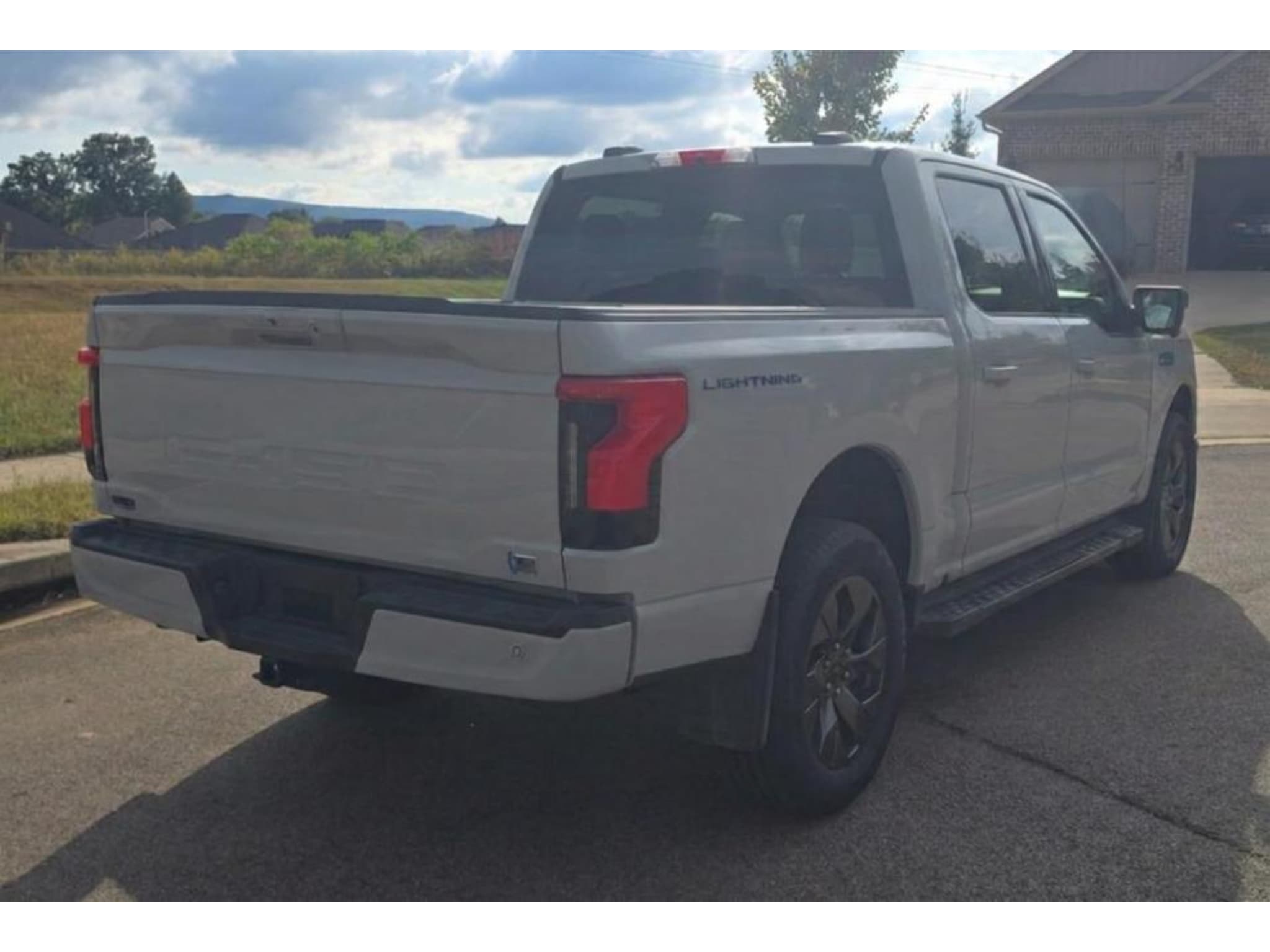 2024 Ford F-150 Lightning view 3