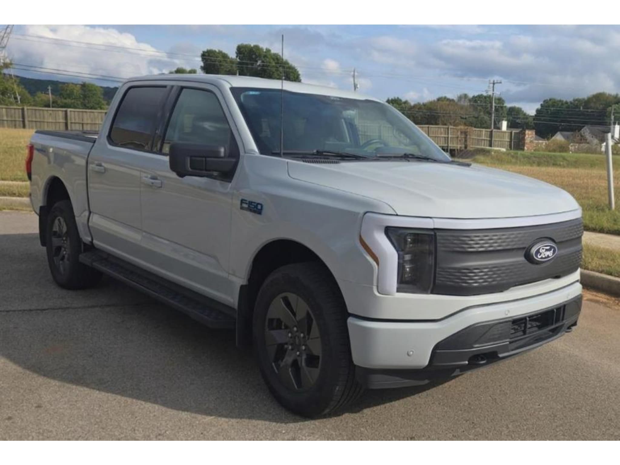 2024 Ford F-150 Lightning view 4